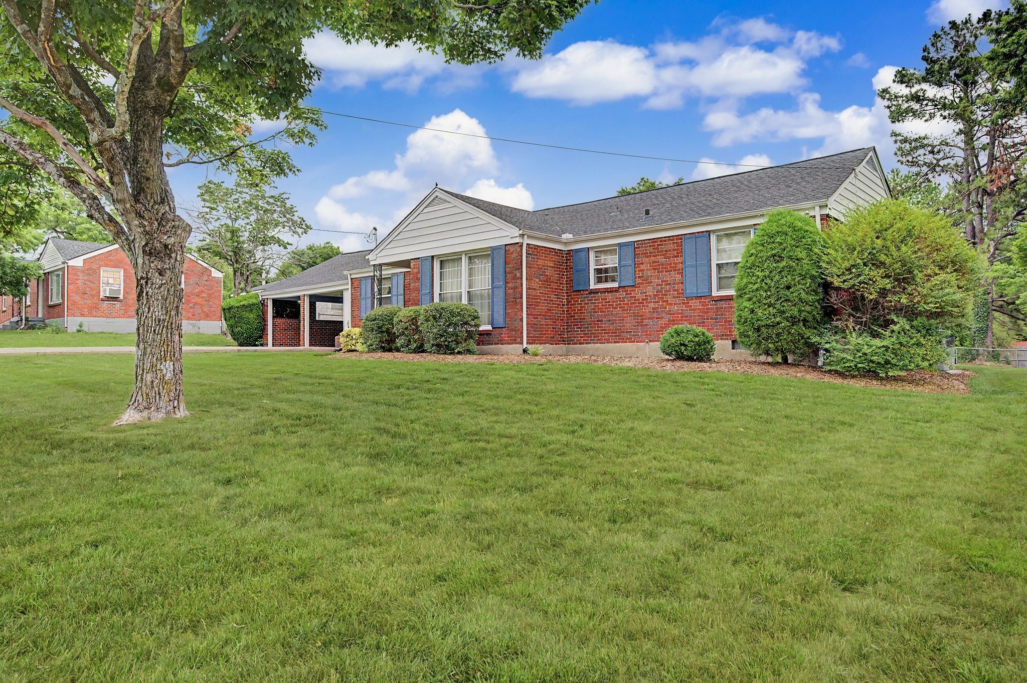 3-bed home at 2504 Cooper Ln, Nashville, sold July 21, 2026