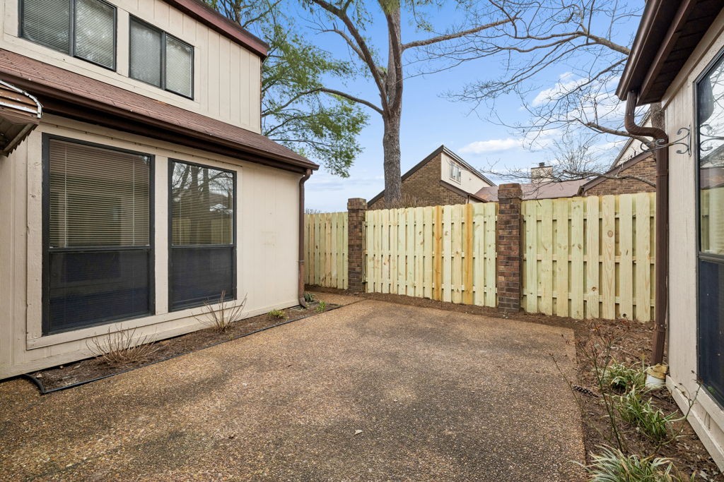 614 Weatherbeaten Pl