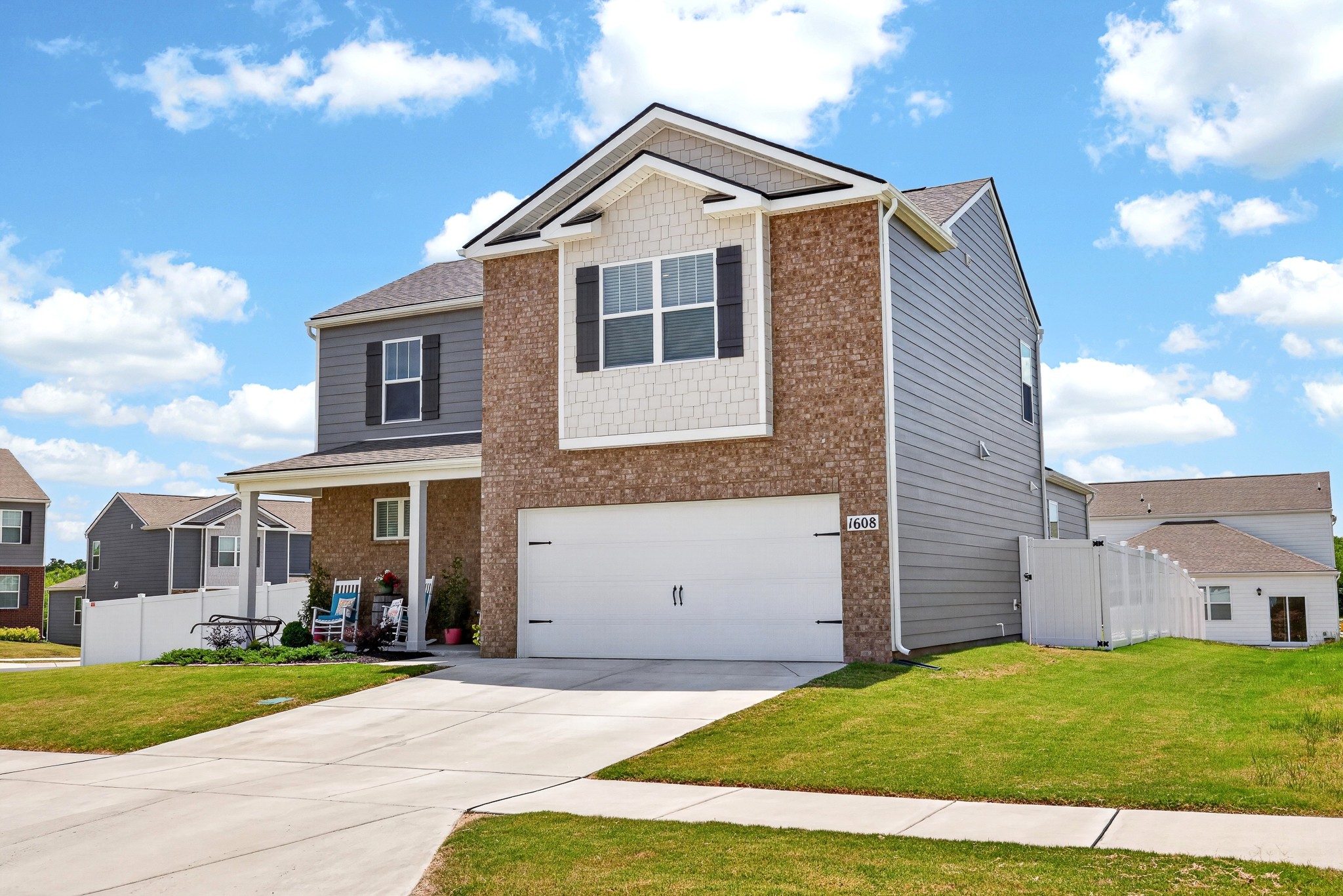 1608 Sparrow Ln
