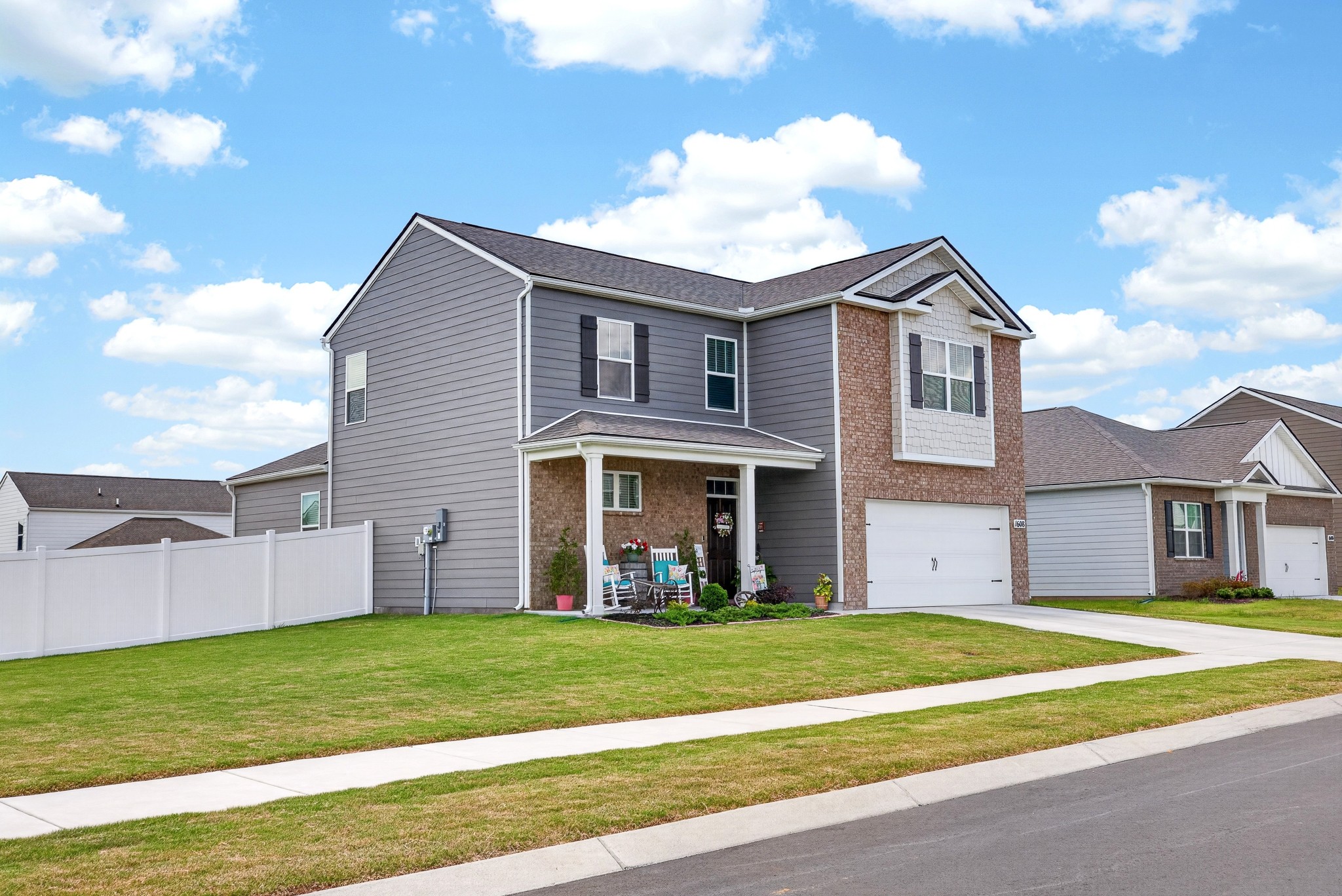 1608 Sparrow Ln