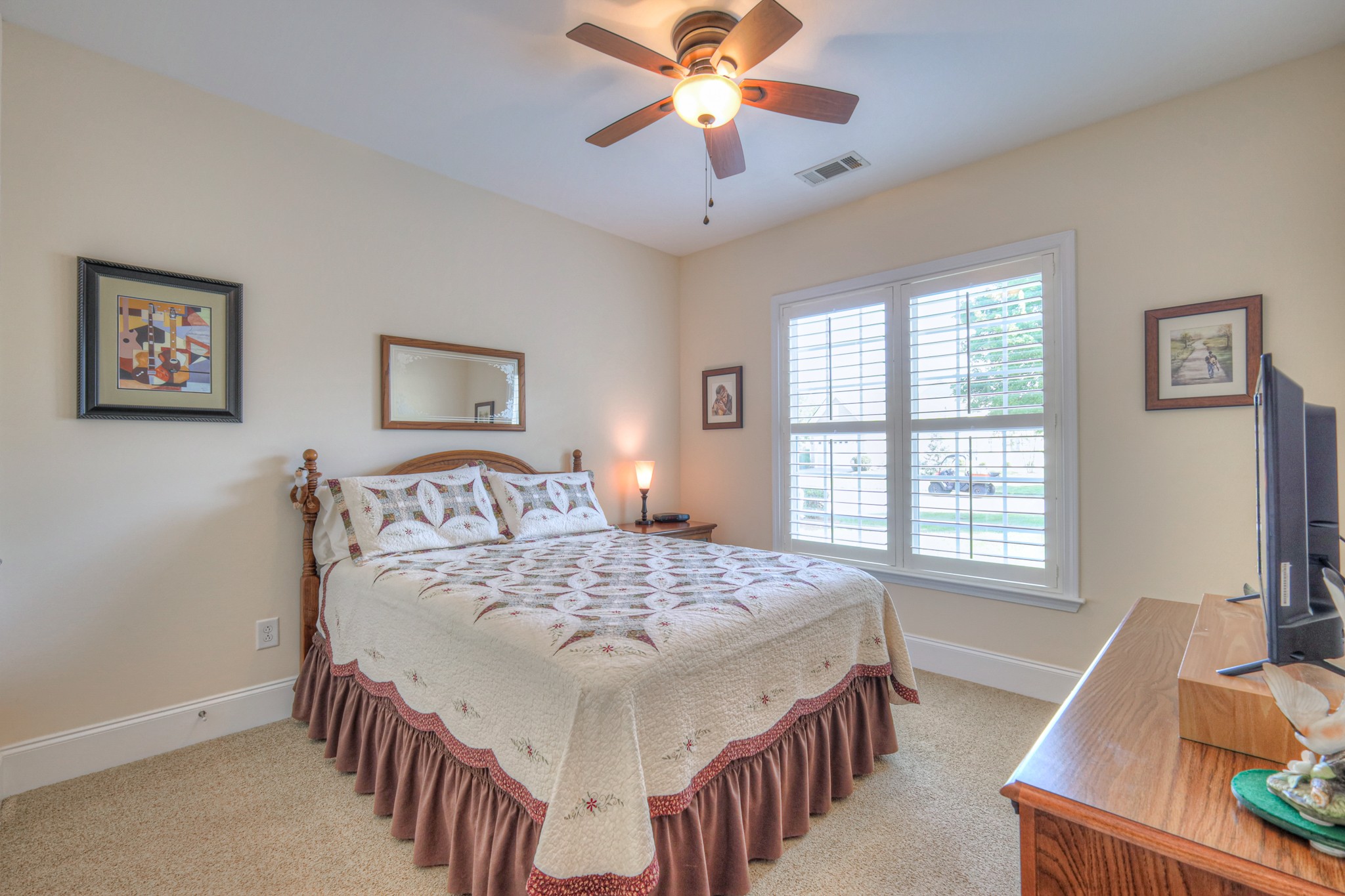154 Salient Ln