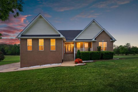 1014 Somerville Dr Cottontown TN 37048