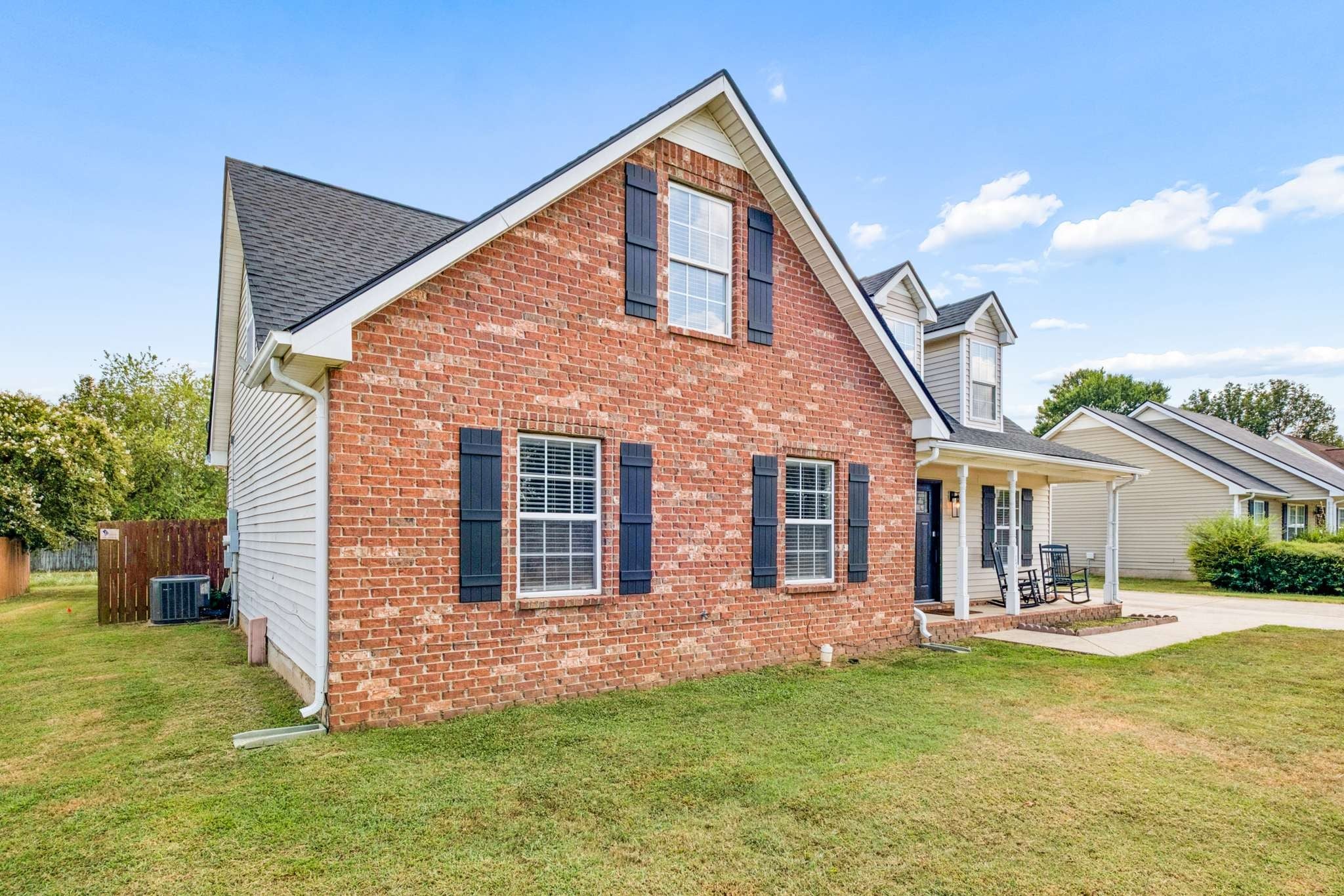 1711 Locerbie Dr
