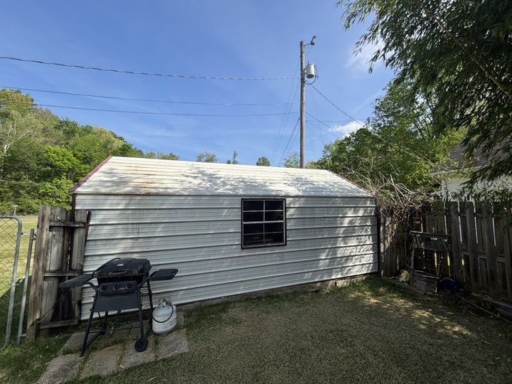 Photo 1 of 27 — 206 Dreaden St, Waverly, TN 37185