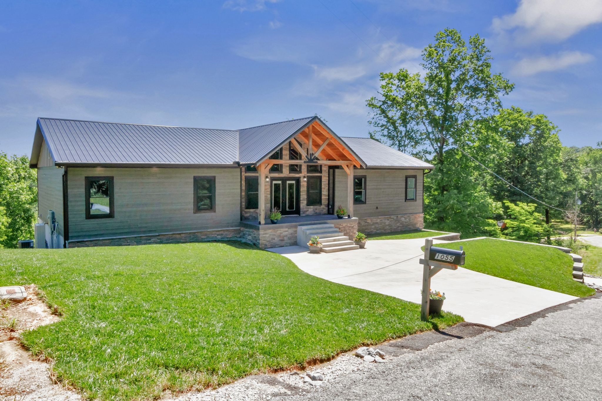 1055 Hunters Landing Ln