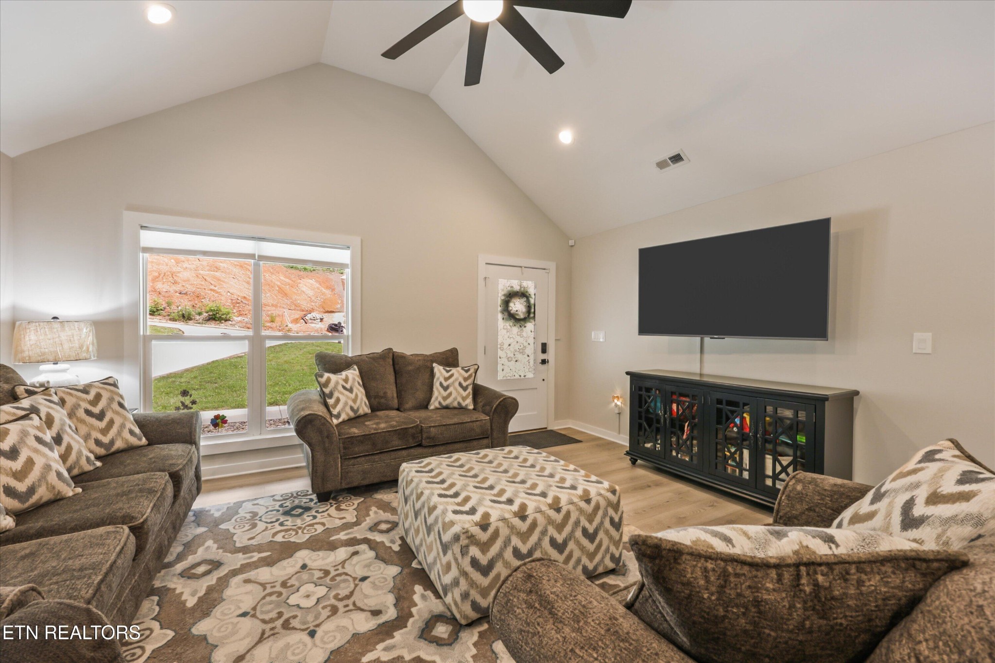 375 Signet Lane
