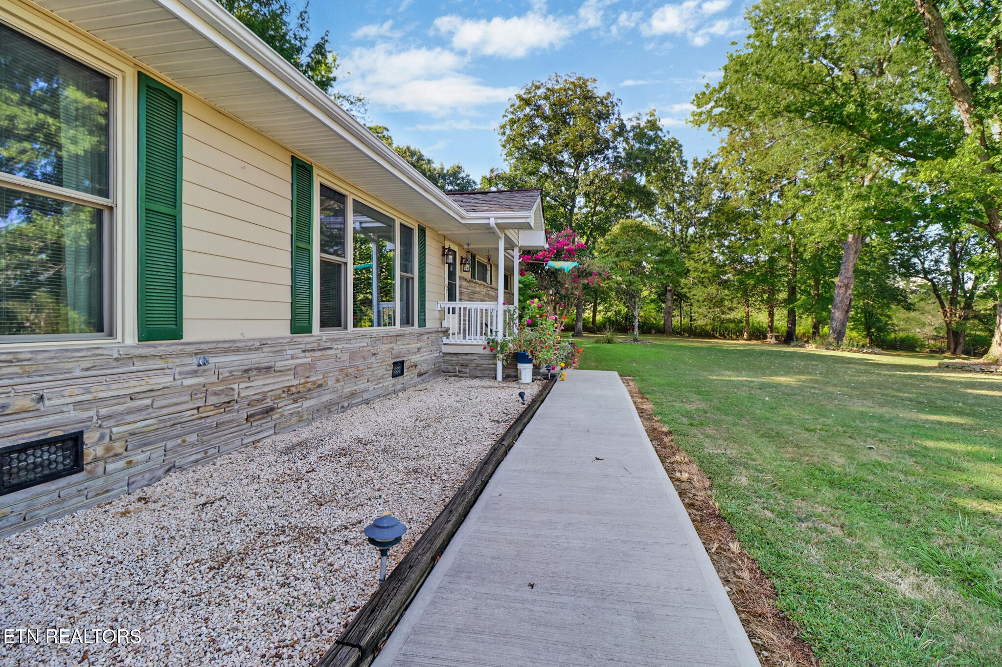 1100 Allardt Hwy