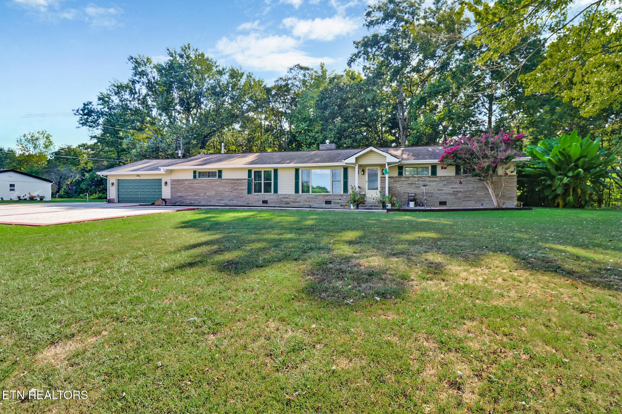 1100 Allardt Hwy
