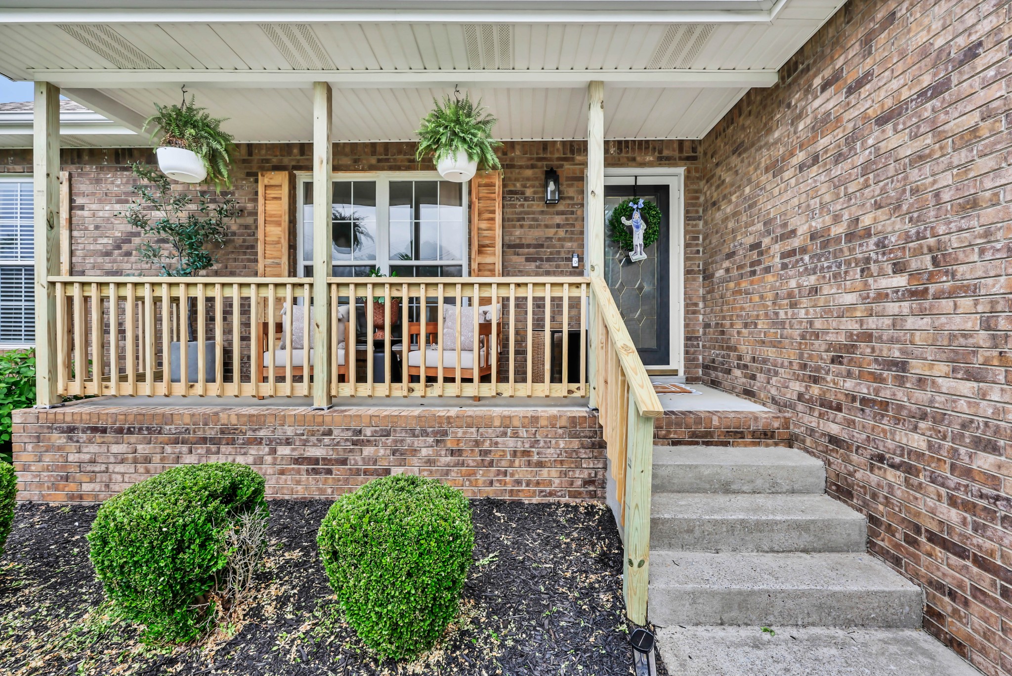 2392 Ellsworth Dr