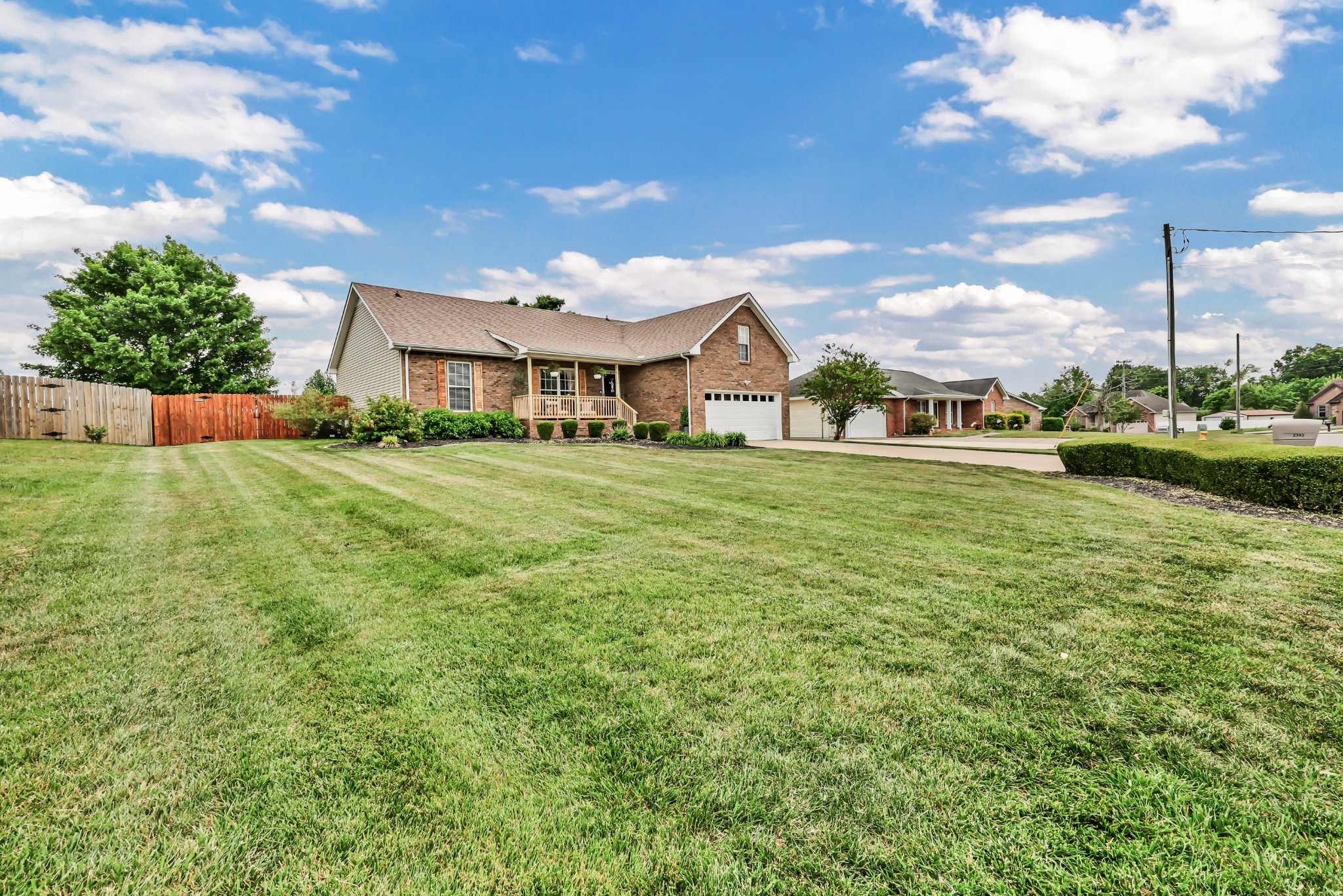 2392 Ellsworth Dr