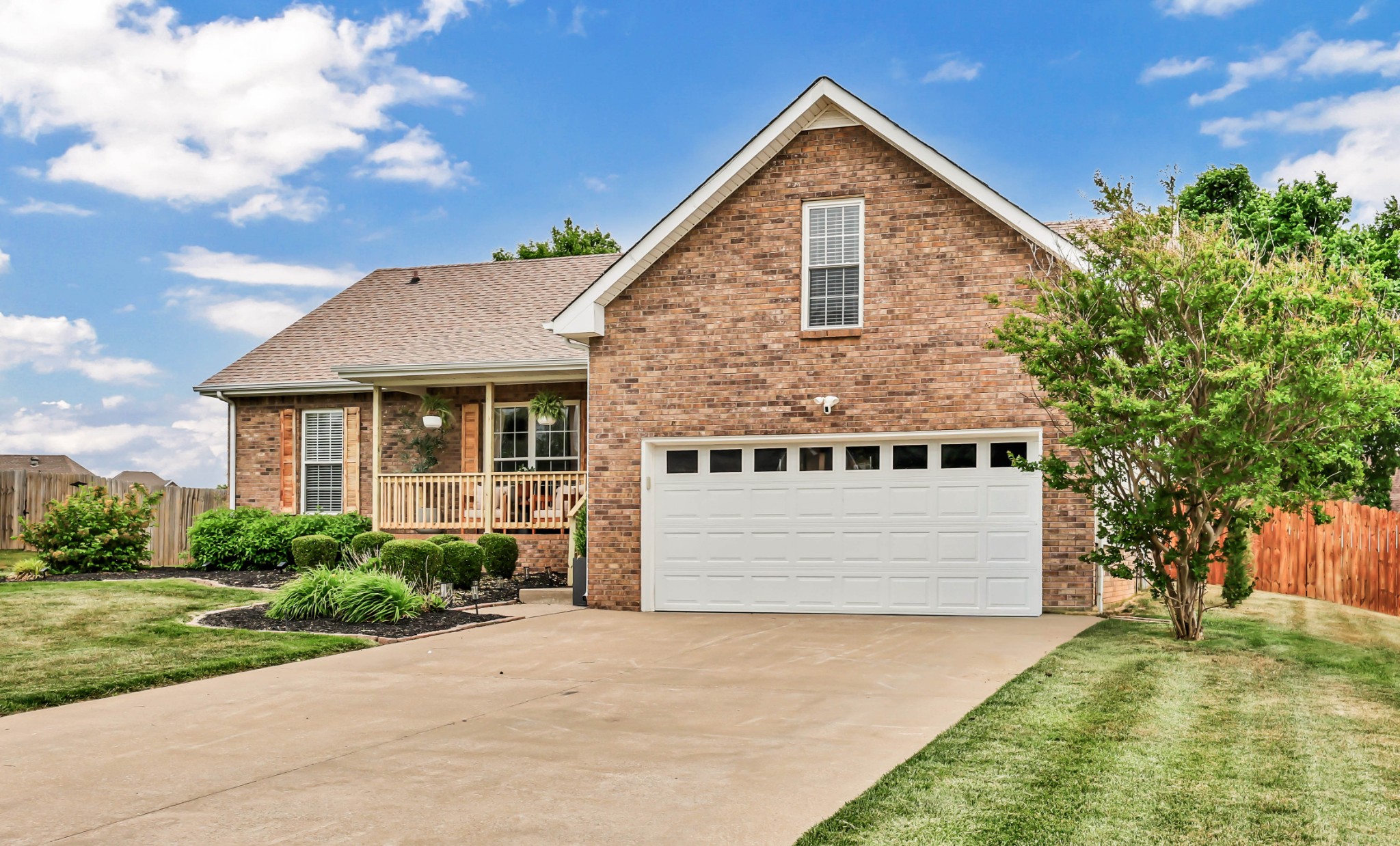 2392 Ellsworth Dr