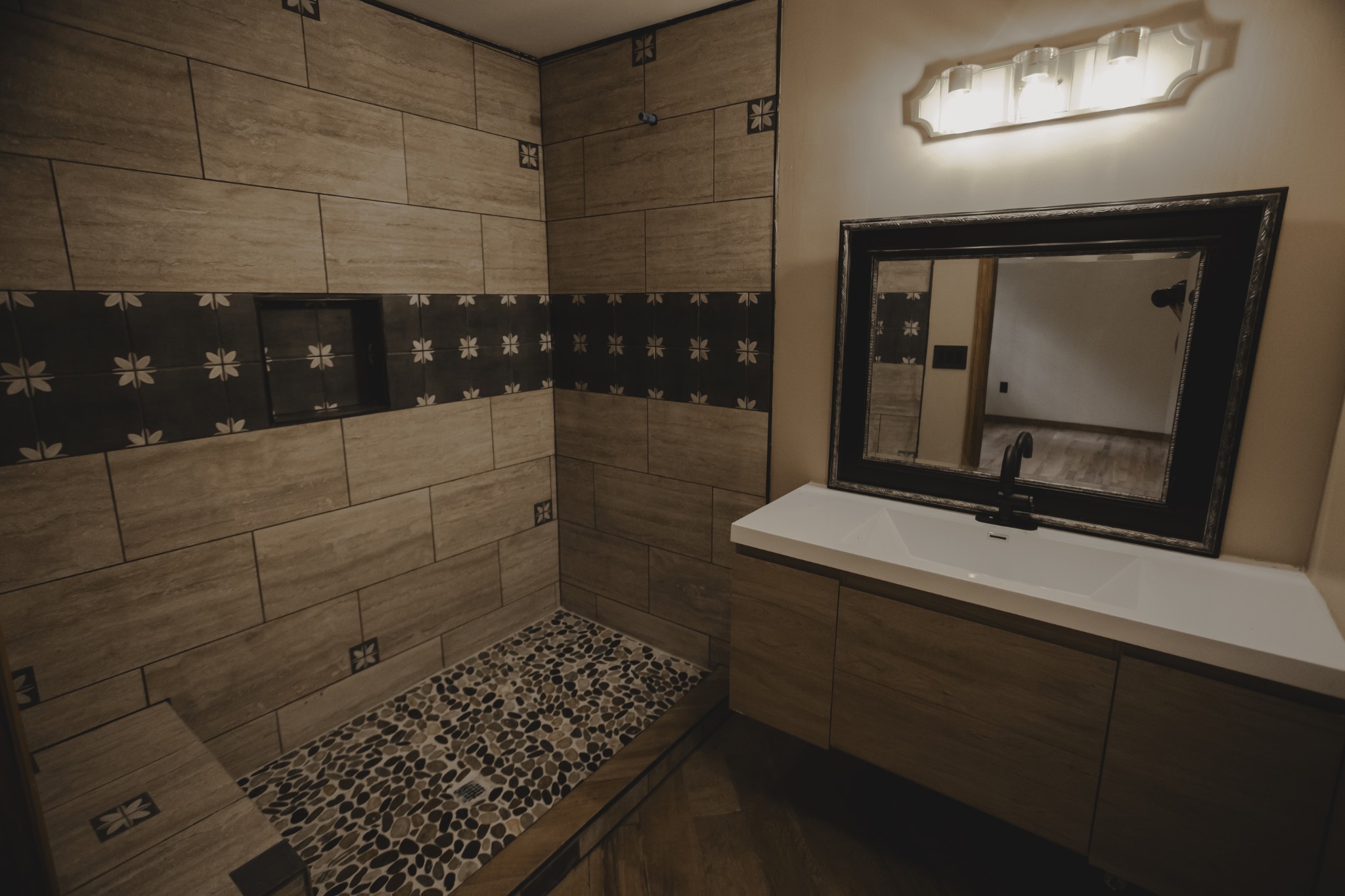 Columbia, Tennessee 38401, United States, 3 Bedrooms Bedrooms, ,2 BathroomsBathrooms,Residential,Active,140652