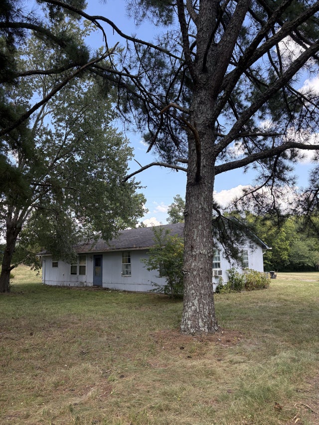 362 Neals Ln