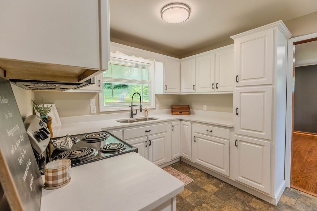 416 Robinson Rd