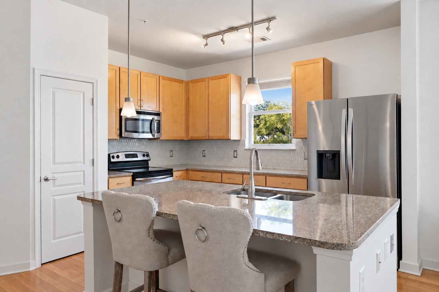 3000 Vanderbilt Pl 417