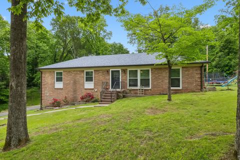 407 Sugar Tree Dr Clarksville TN 37043