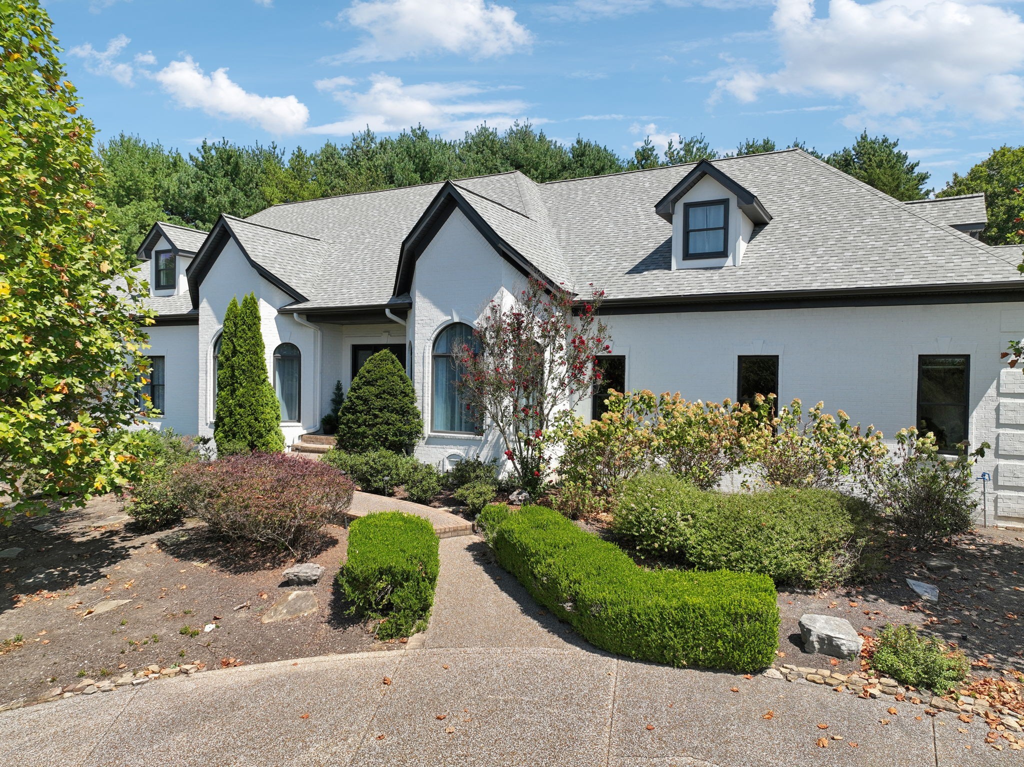 512 Trotters Pl