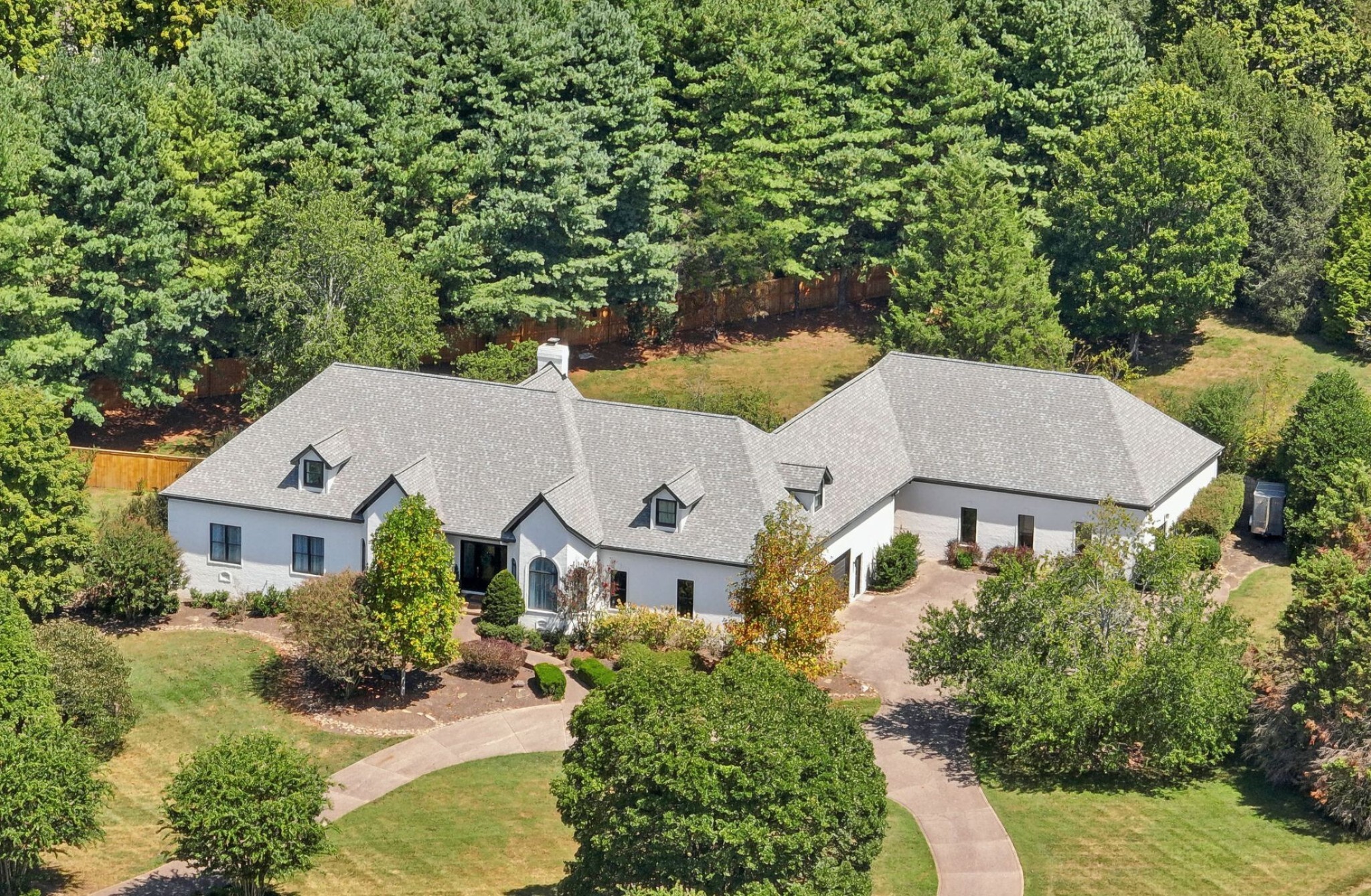 512 Trotters Pl