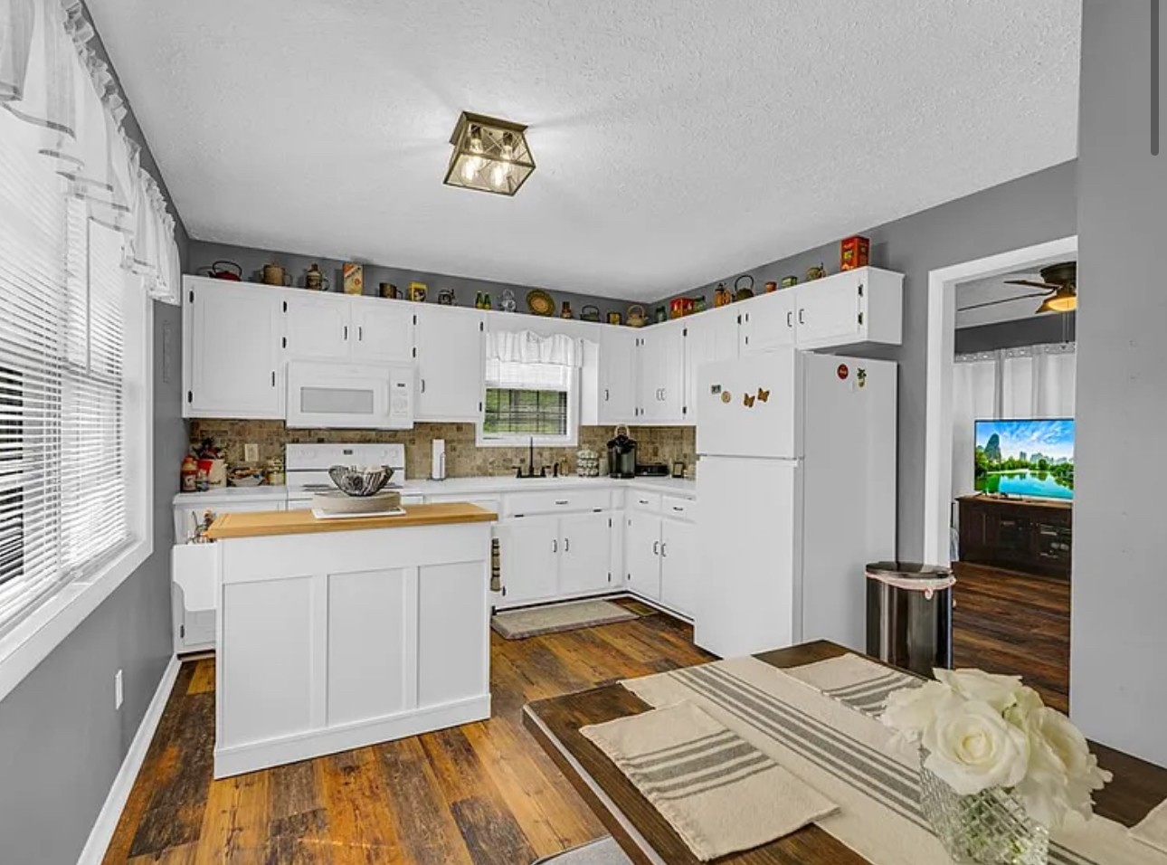 1357 Freehill Rd