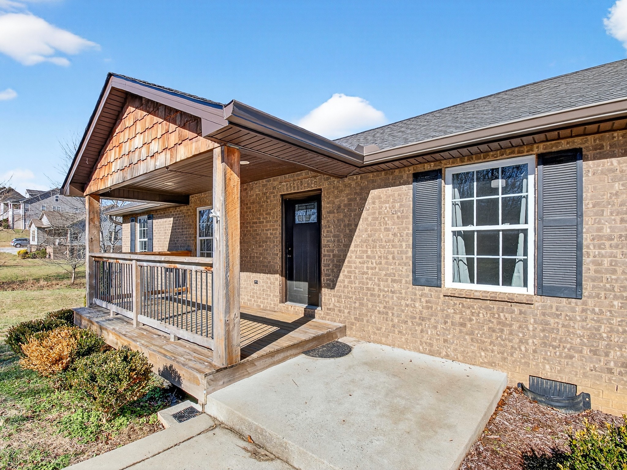 621 Womack Rd