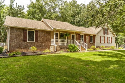 Photo of 205 Overlook Ct, White House, TN 37188 (MLS # 3305294)