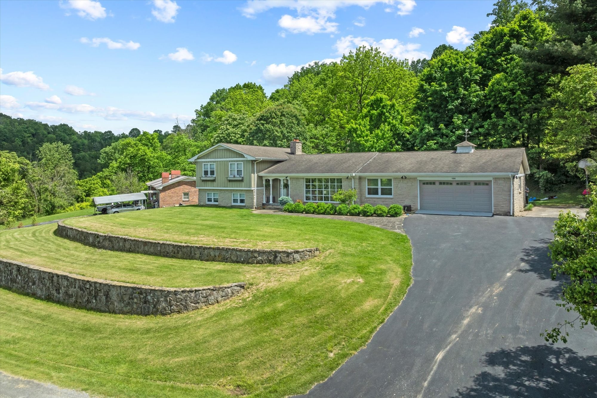 188 Panorama Heights Dr