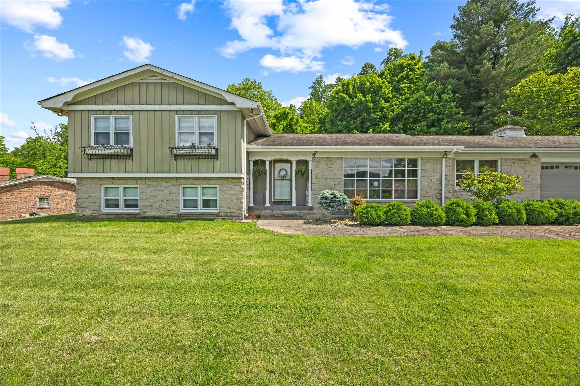 188 Panorama Heights Dr