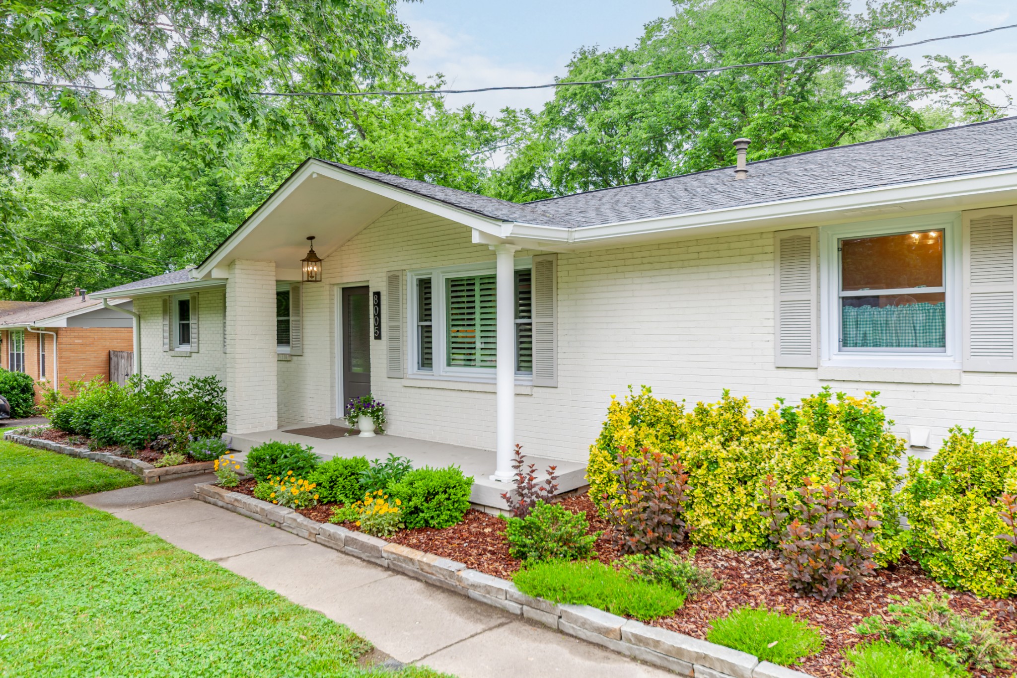 8005 Sawyer Brown Rd