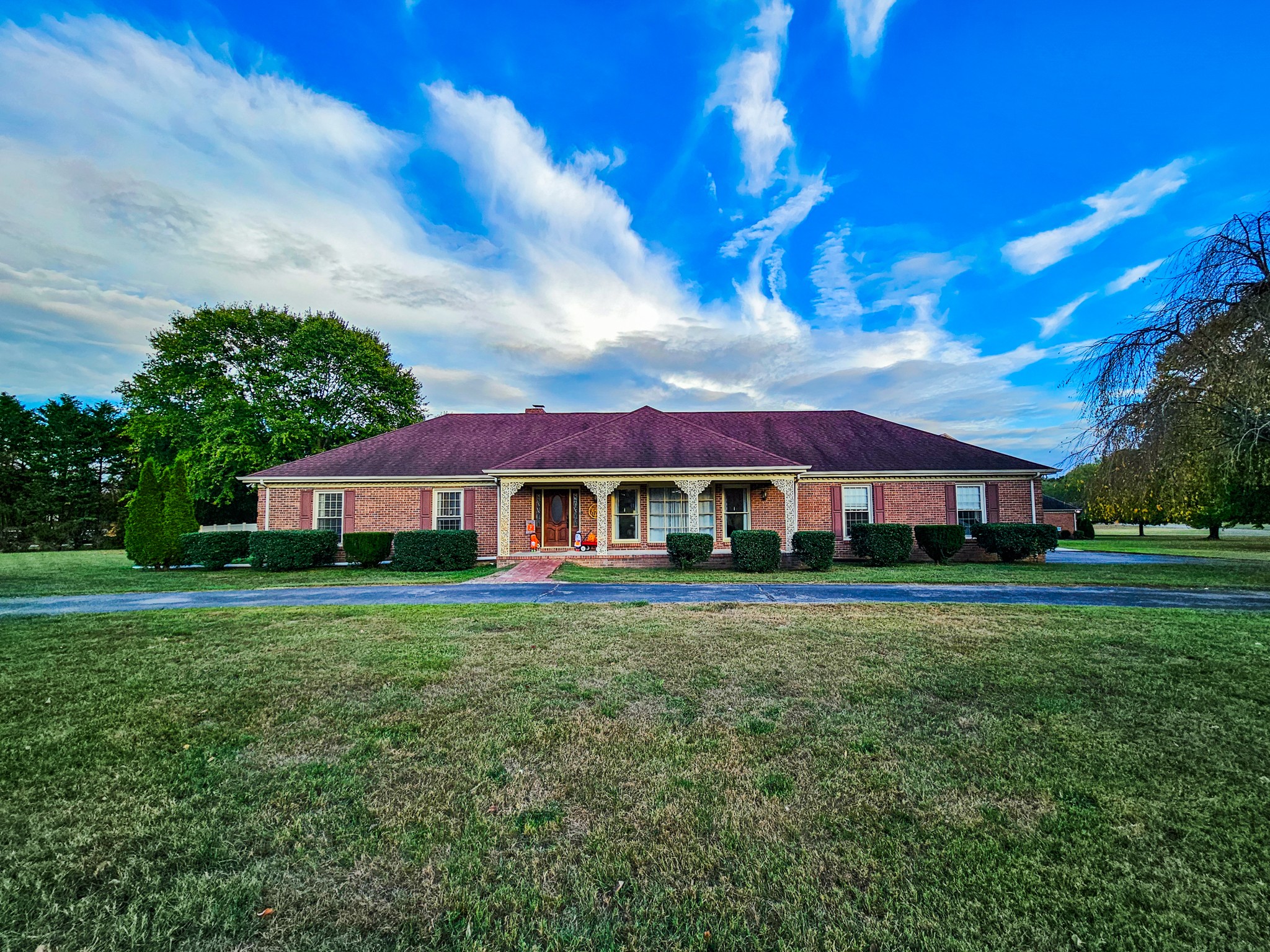 902 Twelve Oaks Rd