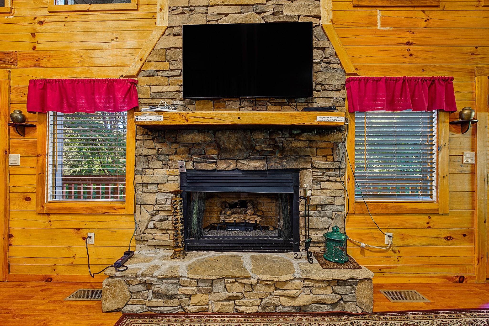 817 Boone Acres Ln