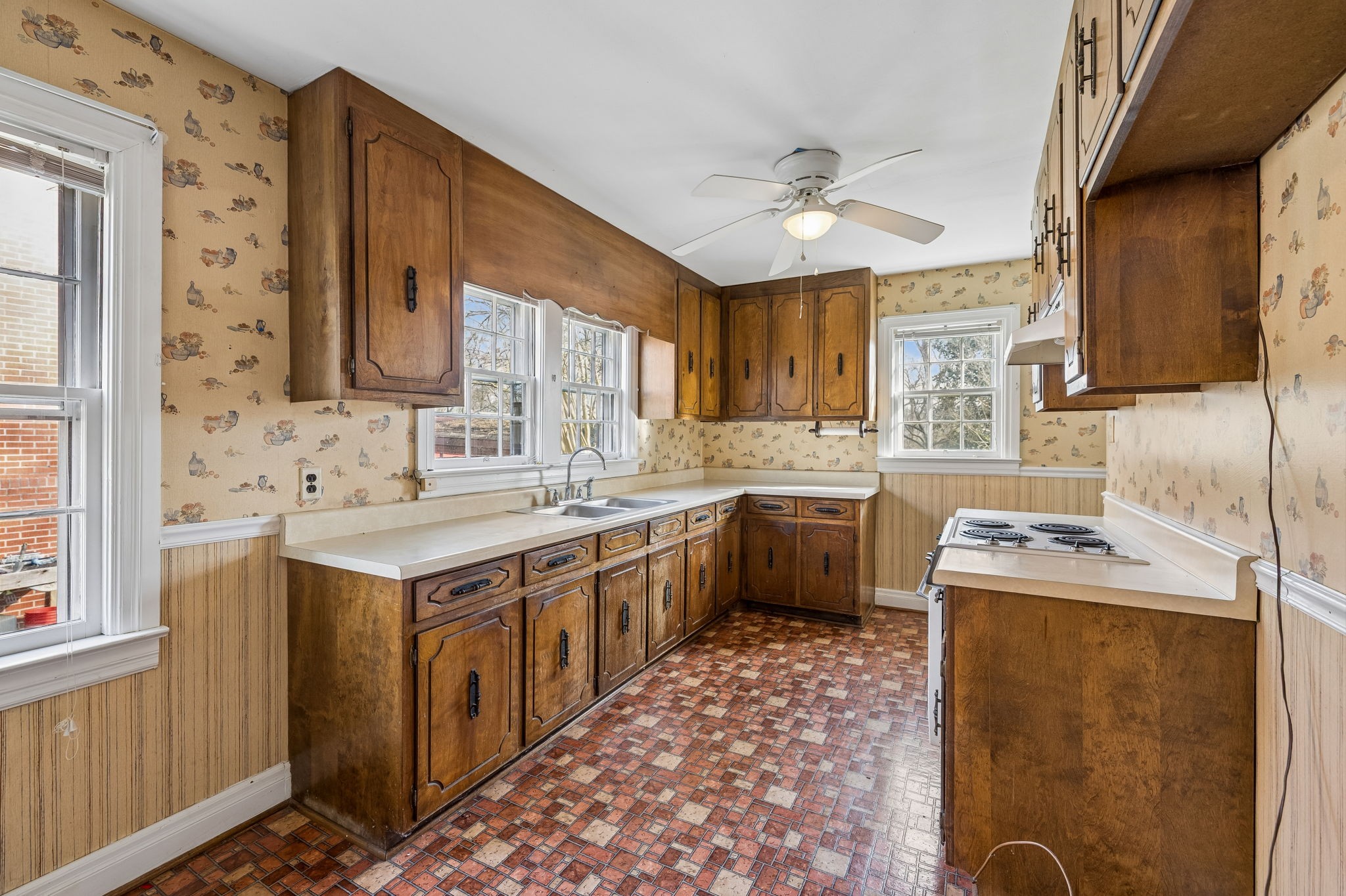 1022 Rolling Fields Cir