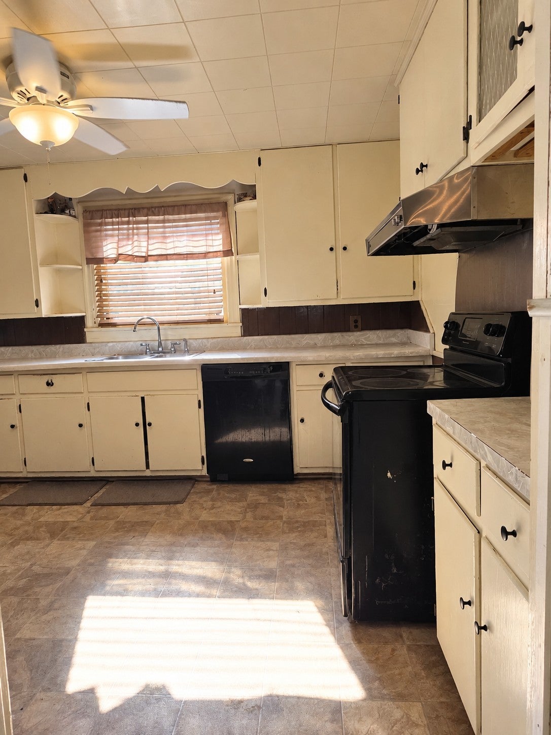 3-bed home for sale in Old Hickory, TN 37138, 172 Park Cir 172 Park Cir, Old Hickory TN 37138 3-bed home, photo 5 of 31