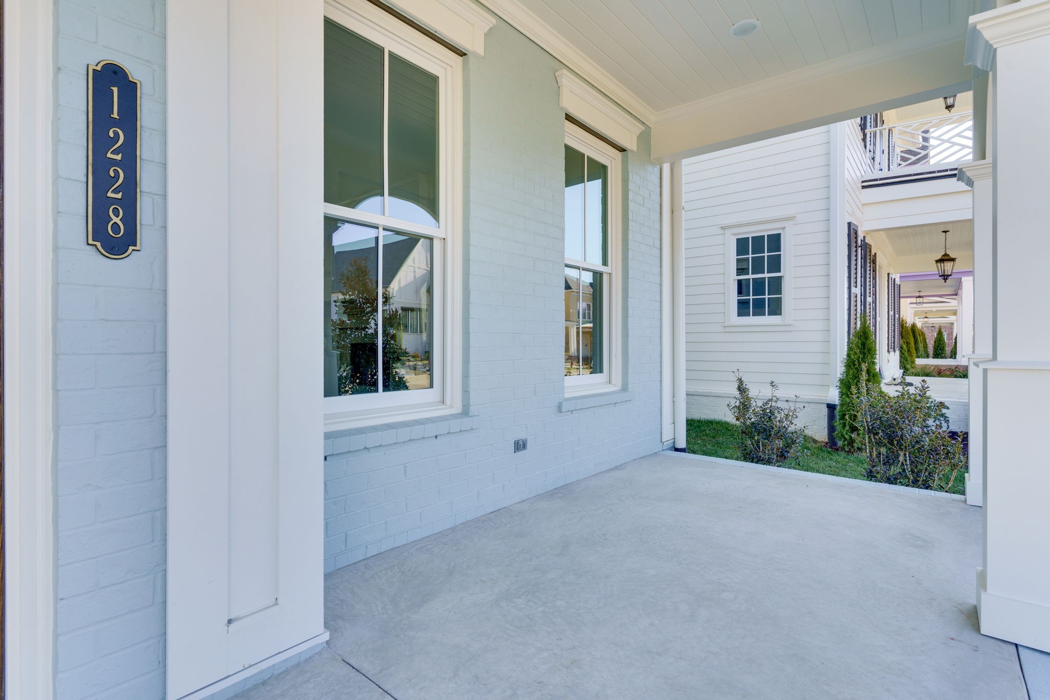 Photo 4 of 68 of 1228 Luckett Rd house