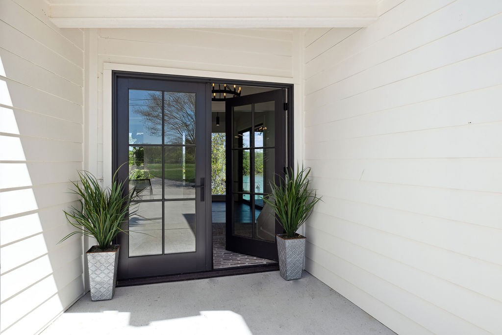 6637 River View Dr