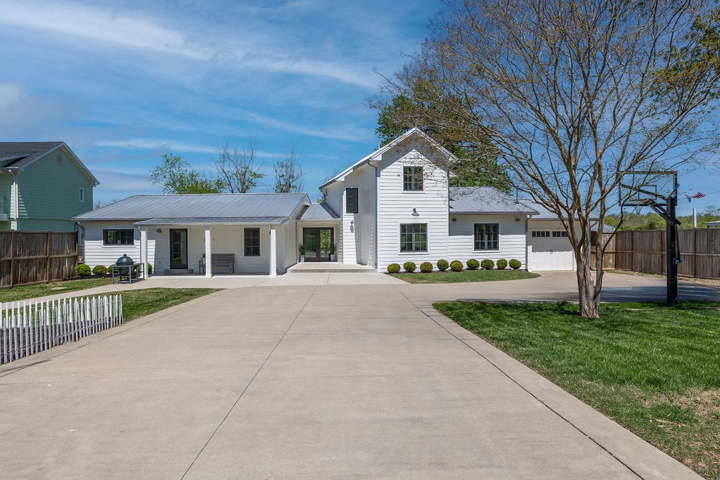 6637 River View Dr
