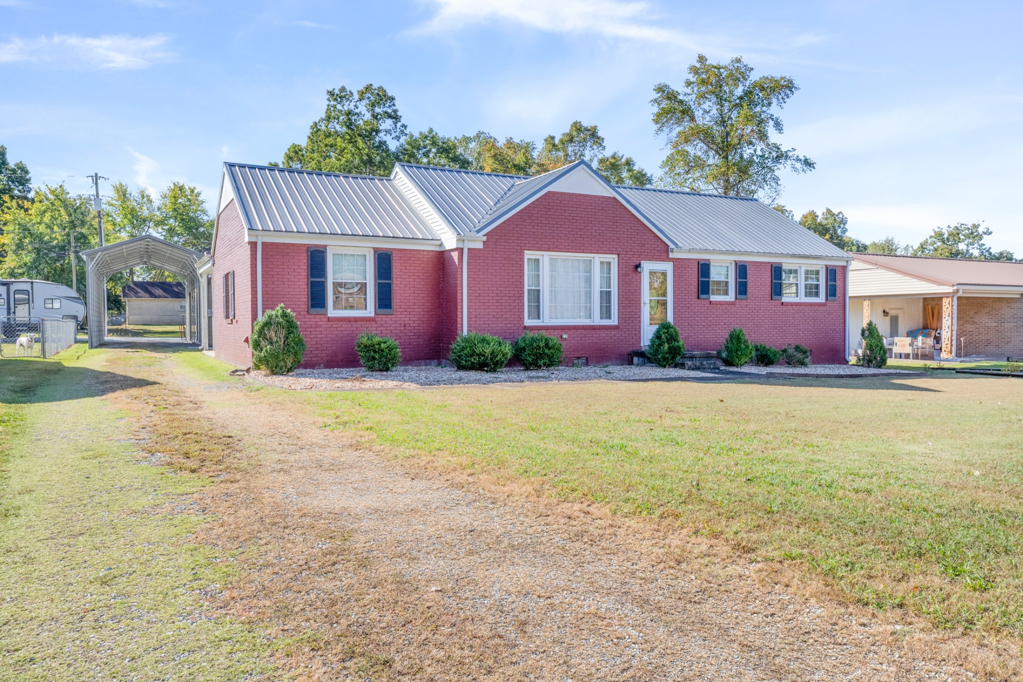 418 Carman Ave