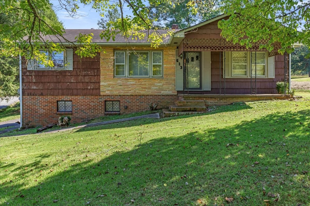 613 Central Ave