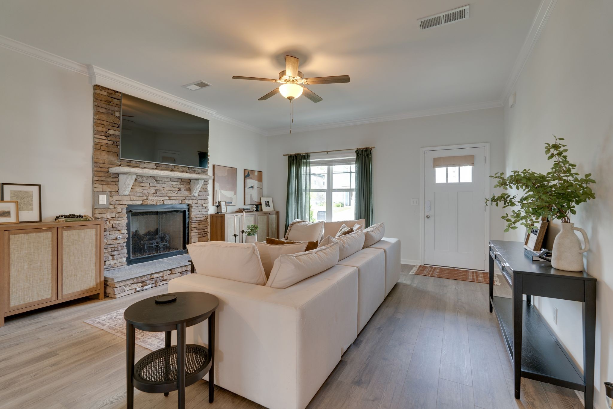 3229 Chatfield Dr