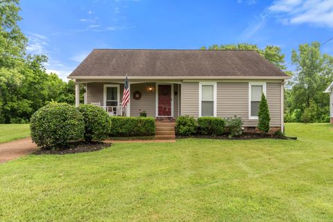 949 Harpeth Bend Dr Nashville TN 37221