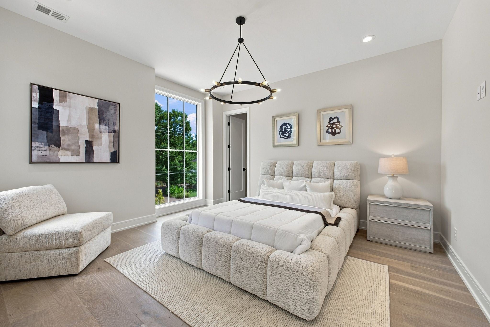 2913 Vaulx Ln