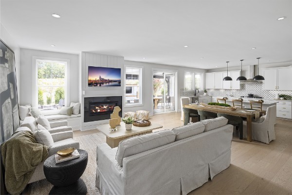 3289 Tomlinson Pointe Drive