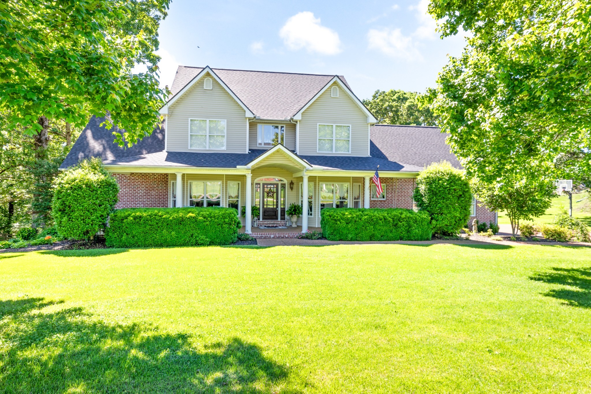 1000 Bradby Dr