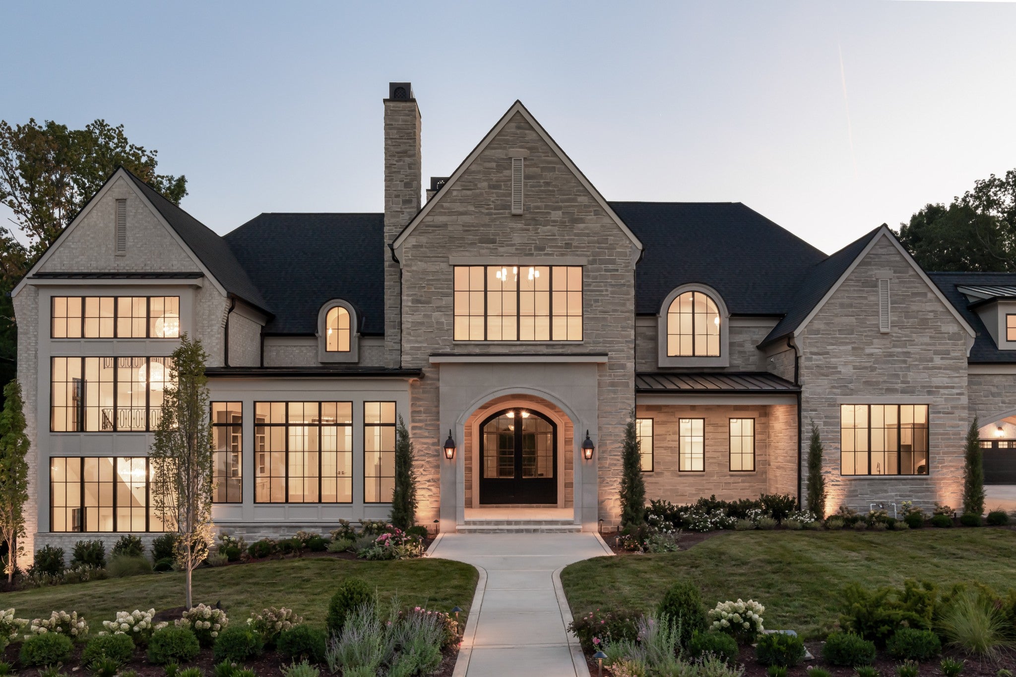 8079 Mountaintop Dr