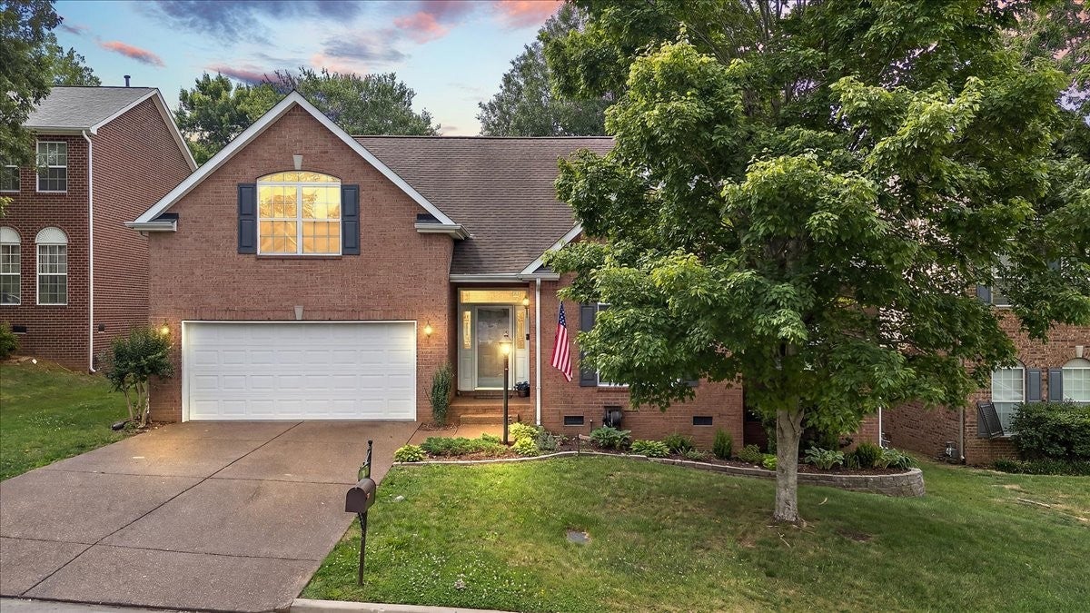 4-bed listing at 704 Sherbrooke Ct, Nashville