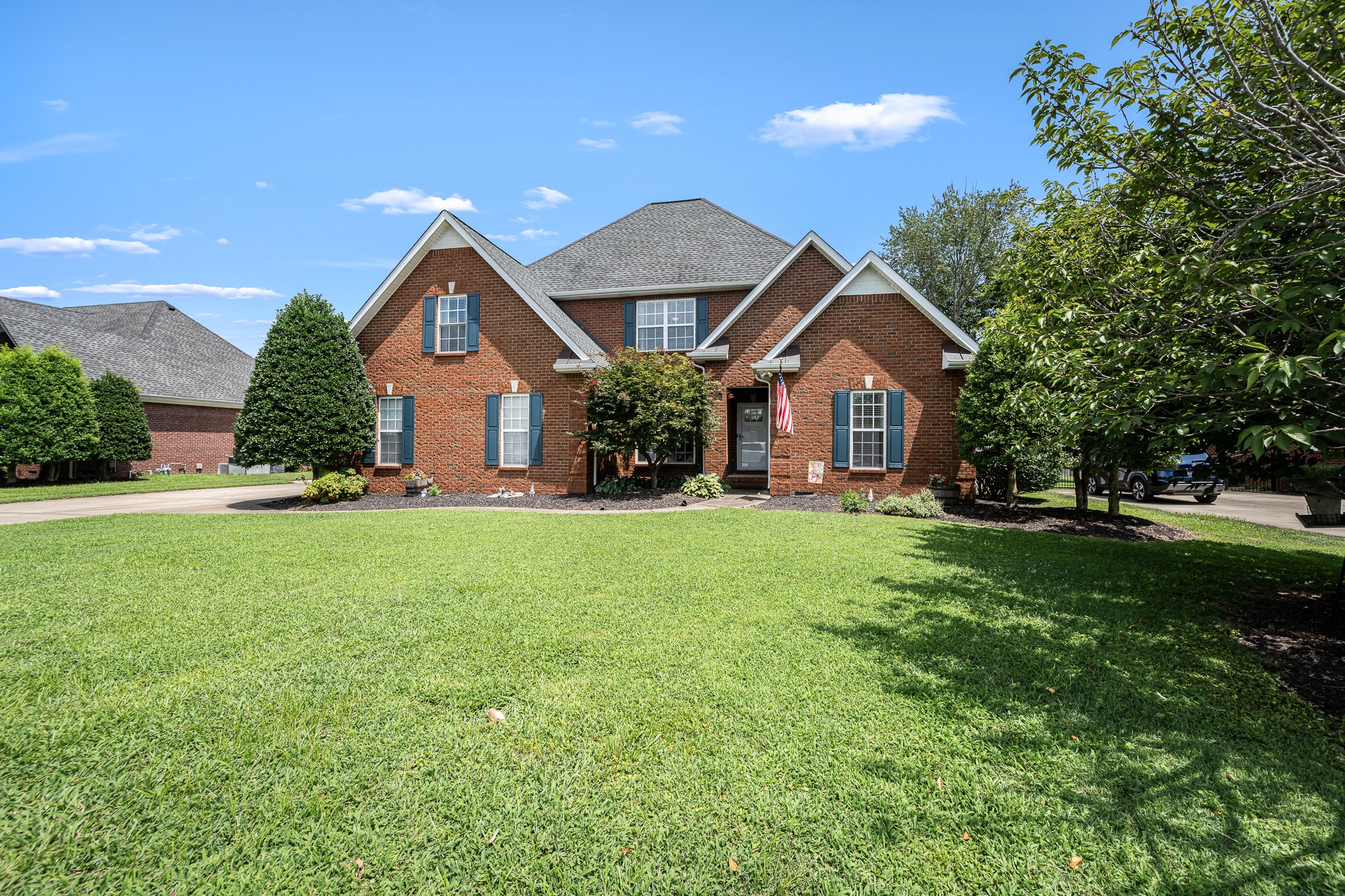 2216 Westwood Dr