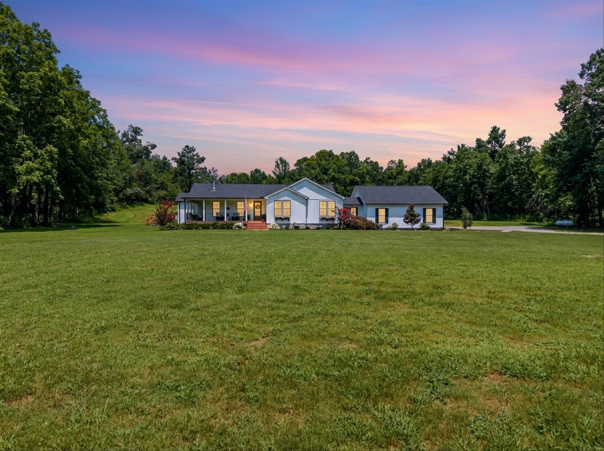 900 Ed Renfroe Cir