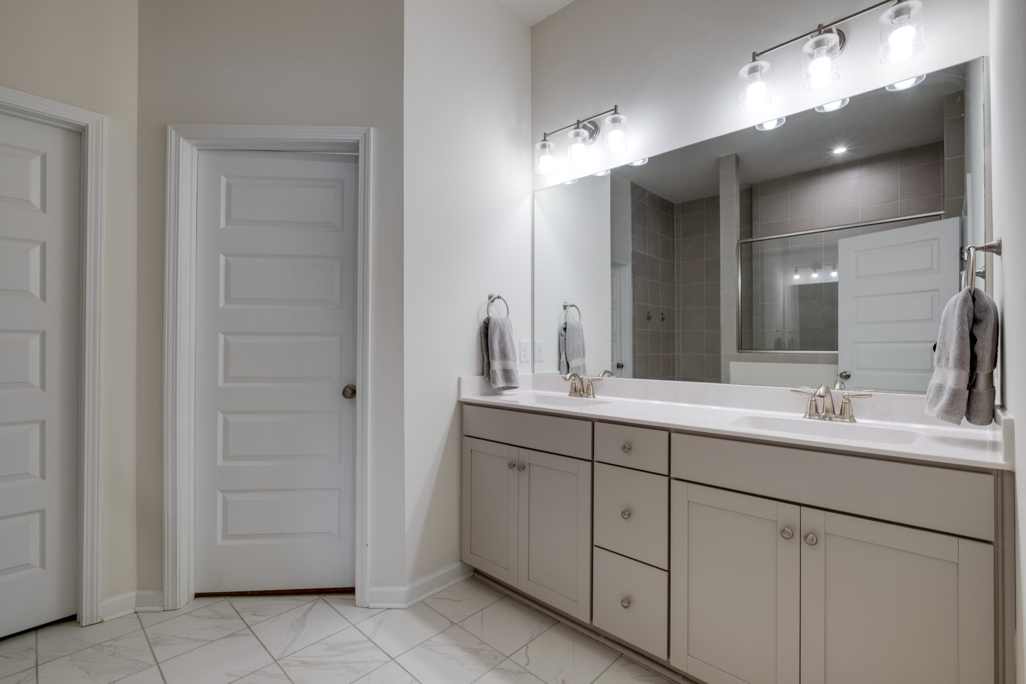 Hermitage, Tennessee 37076, United States, 3 Bedrooms Bedrooms, ,3 BathroomsBathrooms,Residential,Active,184579