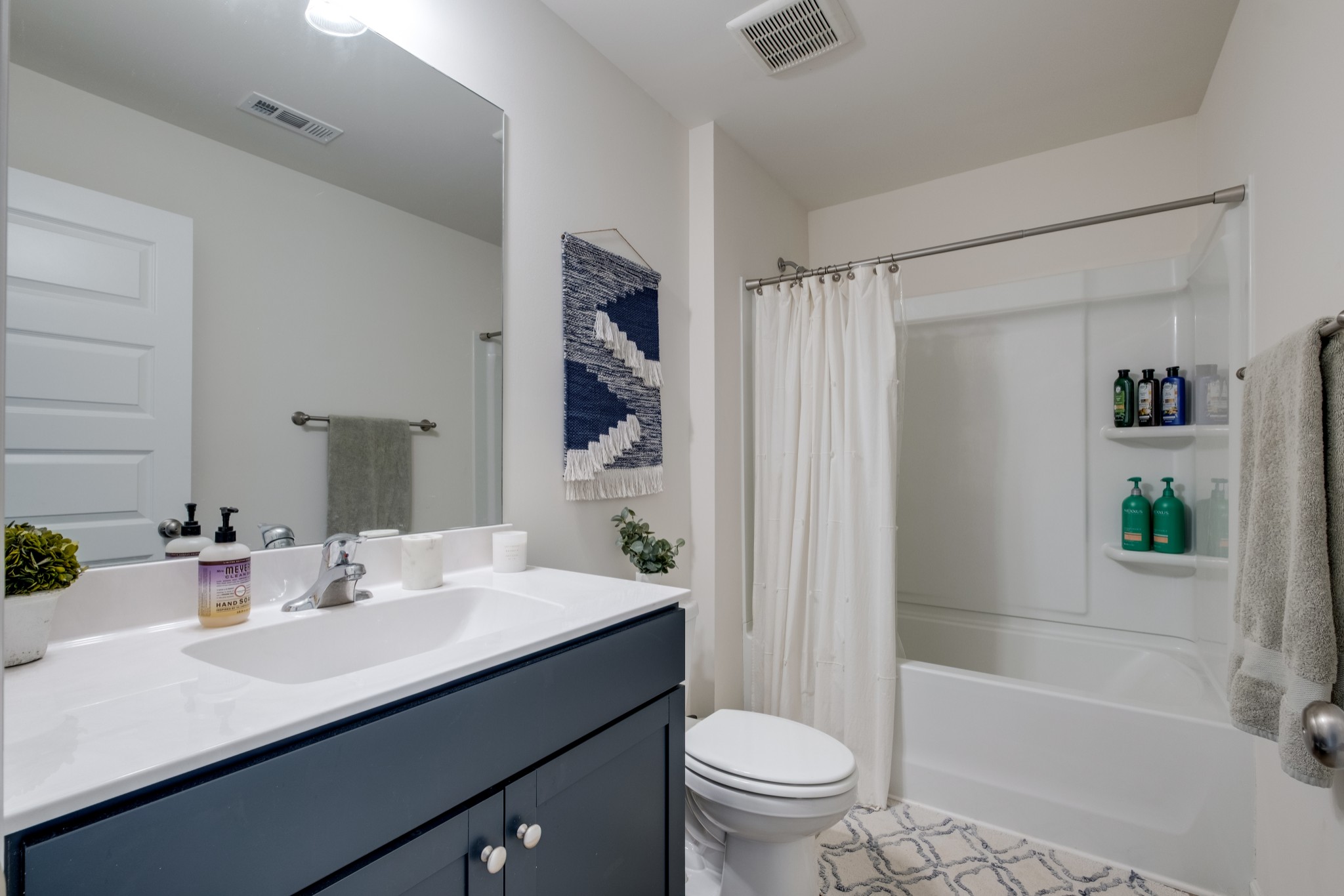 Hermitage, Tennessee 37076, United States, 3 Bedrooms Bedrooms, ,3 BathroomsBathrooms,Residential,Active,184579