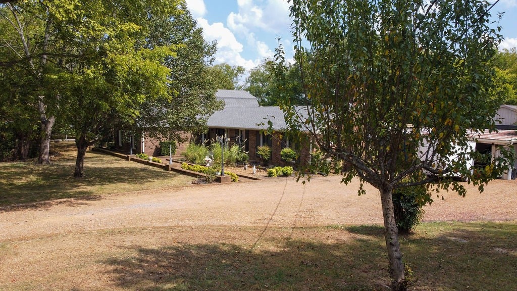 1305 Hill Lakes Ln
