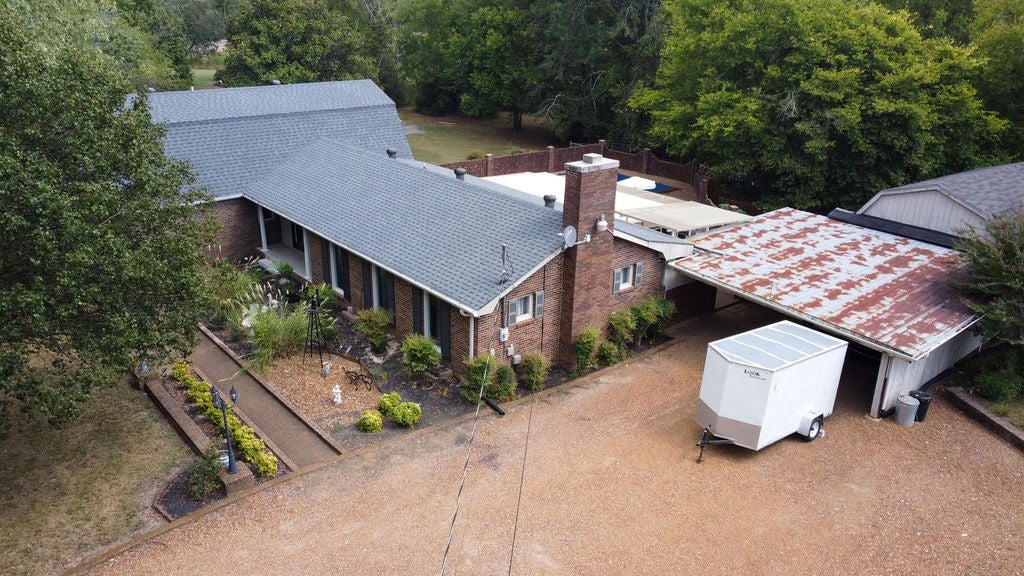1305 Hill Lakes Ln